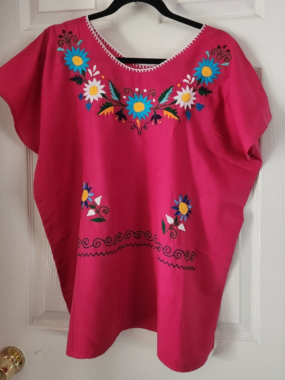 Mexican 🌸 Women’s Pink Embroidered Floral Tunic Top